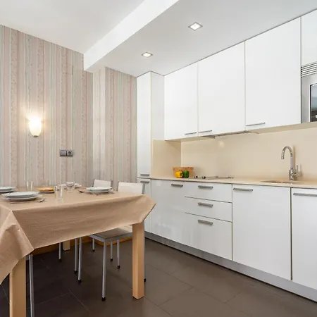Apartment Apts Cueto 2a 2 Adultos 2 Ninos