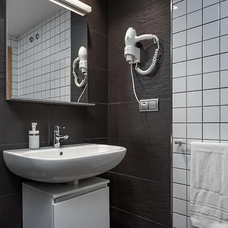 Apts Cueto 2a 2 Adultos 2 Ninos Apartment *